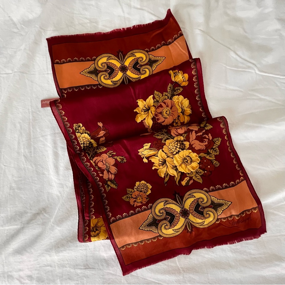 Worthington 100% silk floral oblong neck scarf maroon 52.5"x11" Made in Japan